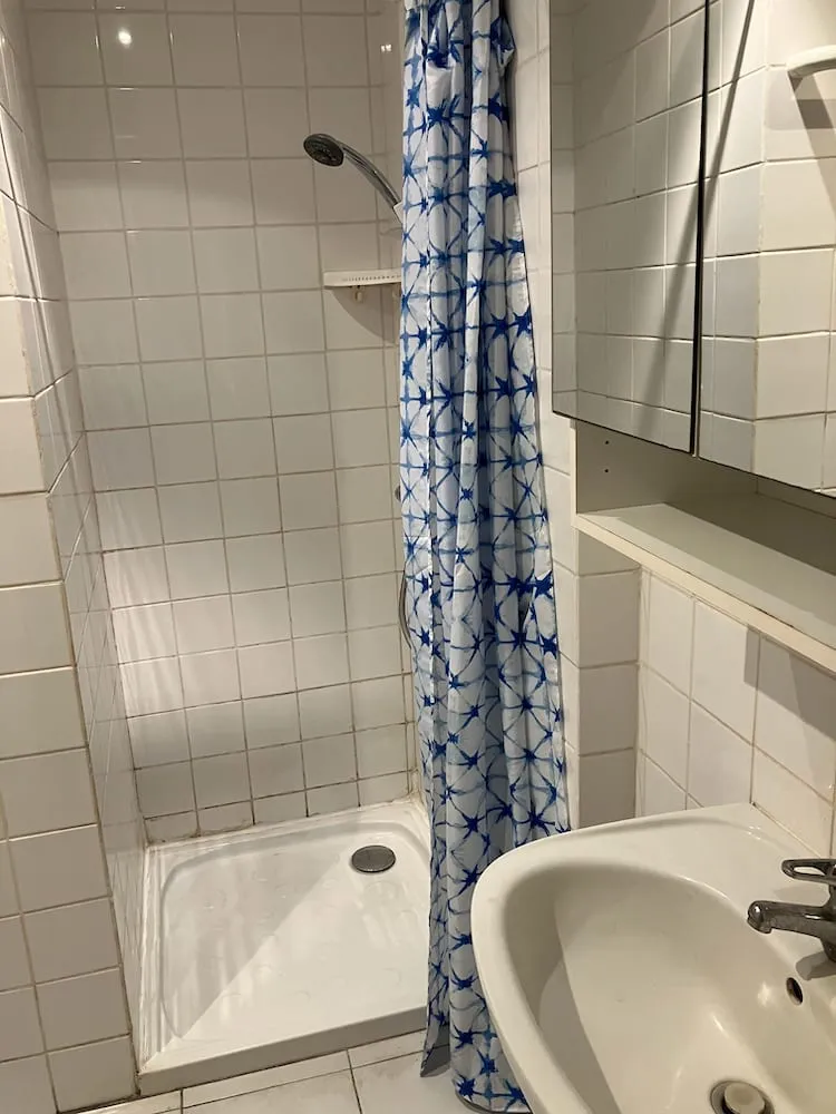 Douche privée de la studette